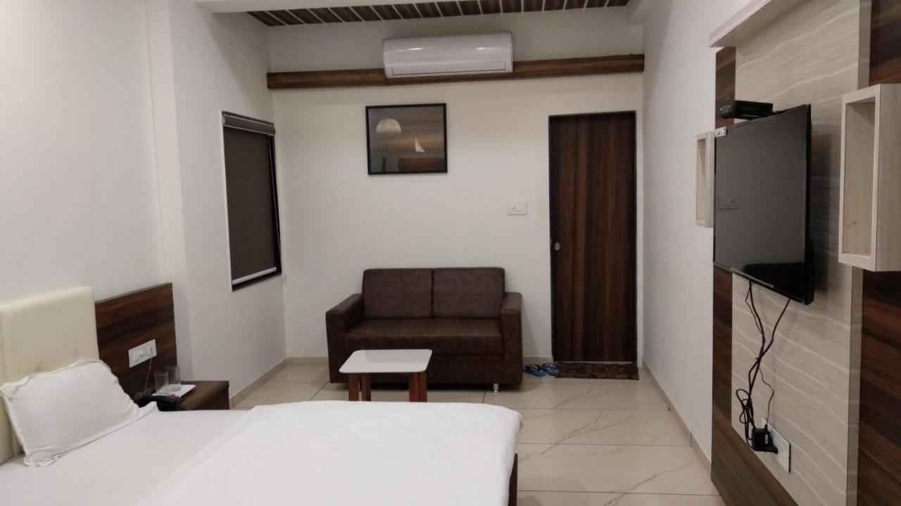 Hotel The Grand Shiva Gondal Exterior foto
