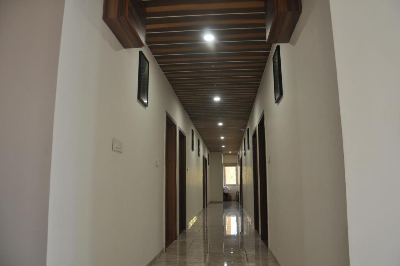 Hotel The Grand Shiva Gondal Exterior foto